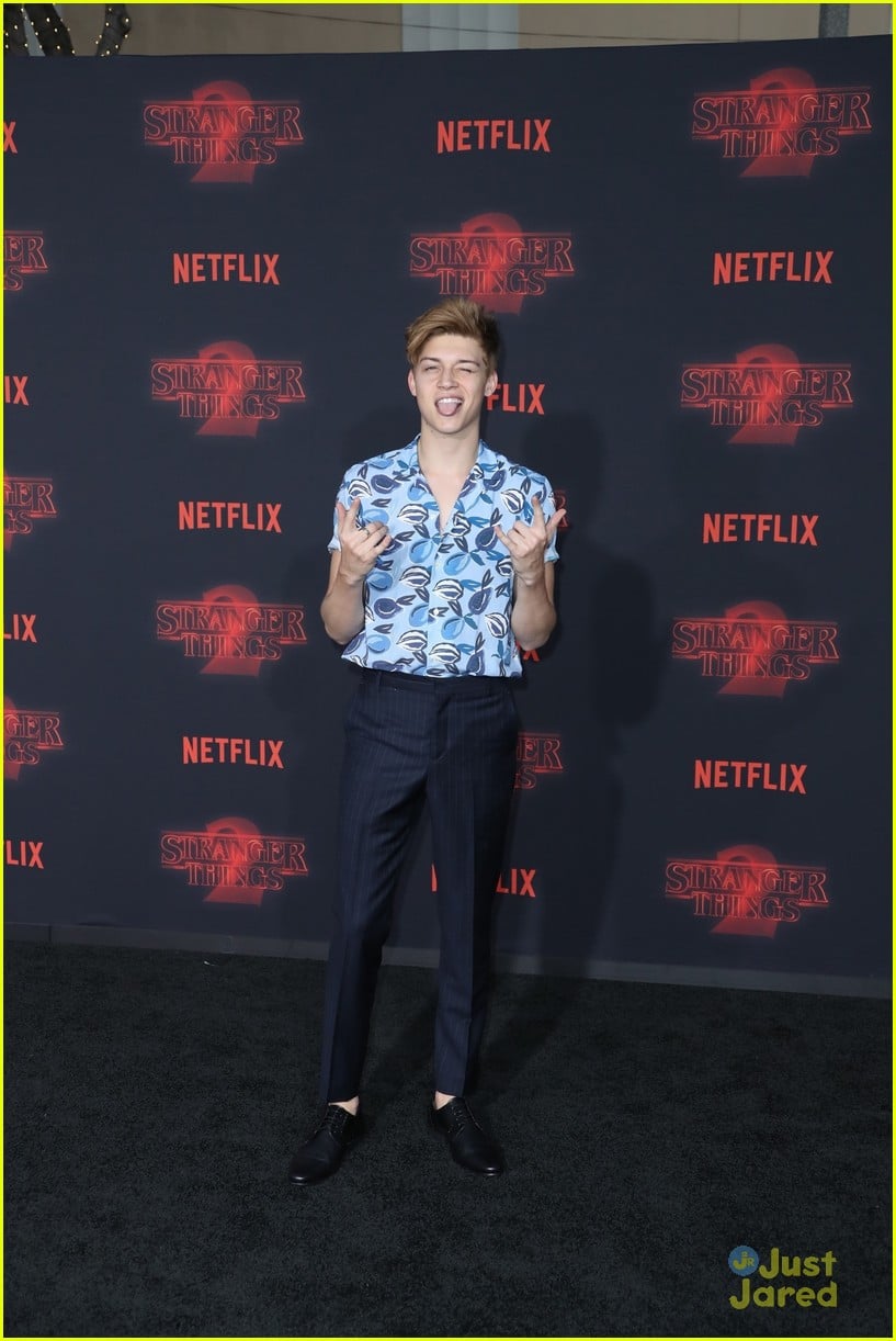 Full Sized Photo of paris berelc isabel may stranger things premiere 13