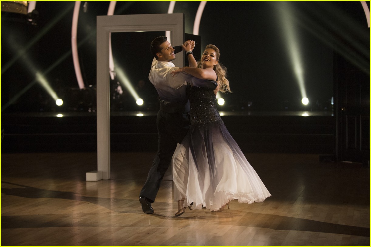 Sasha Pieterse Lost 37 Pounds Competing on 'DWTS' Photo 1117240