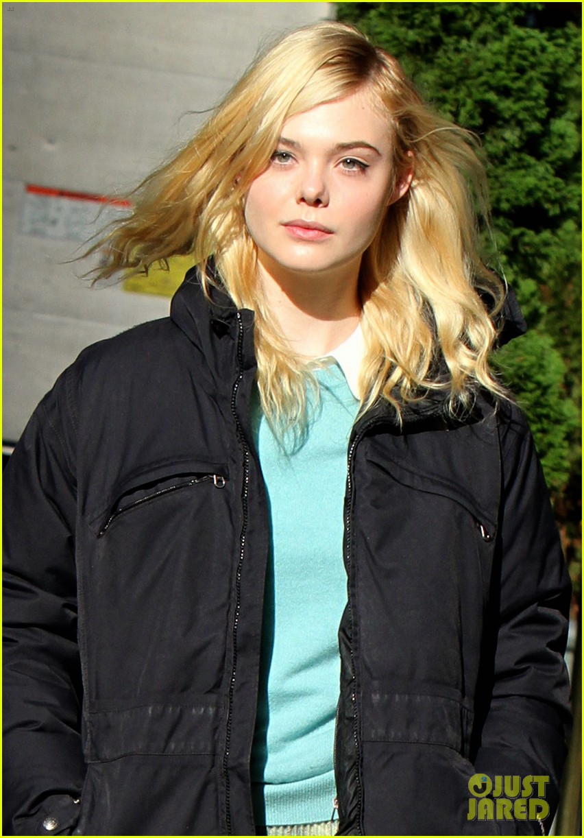 Elle Fanning is Pretty in Pastel on Set of New Woody Allen Film | Photo
