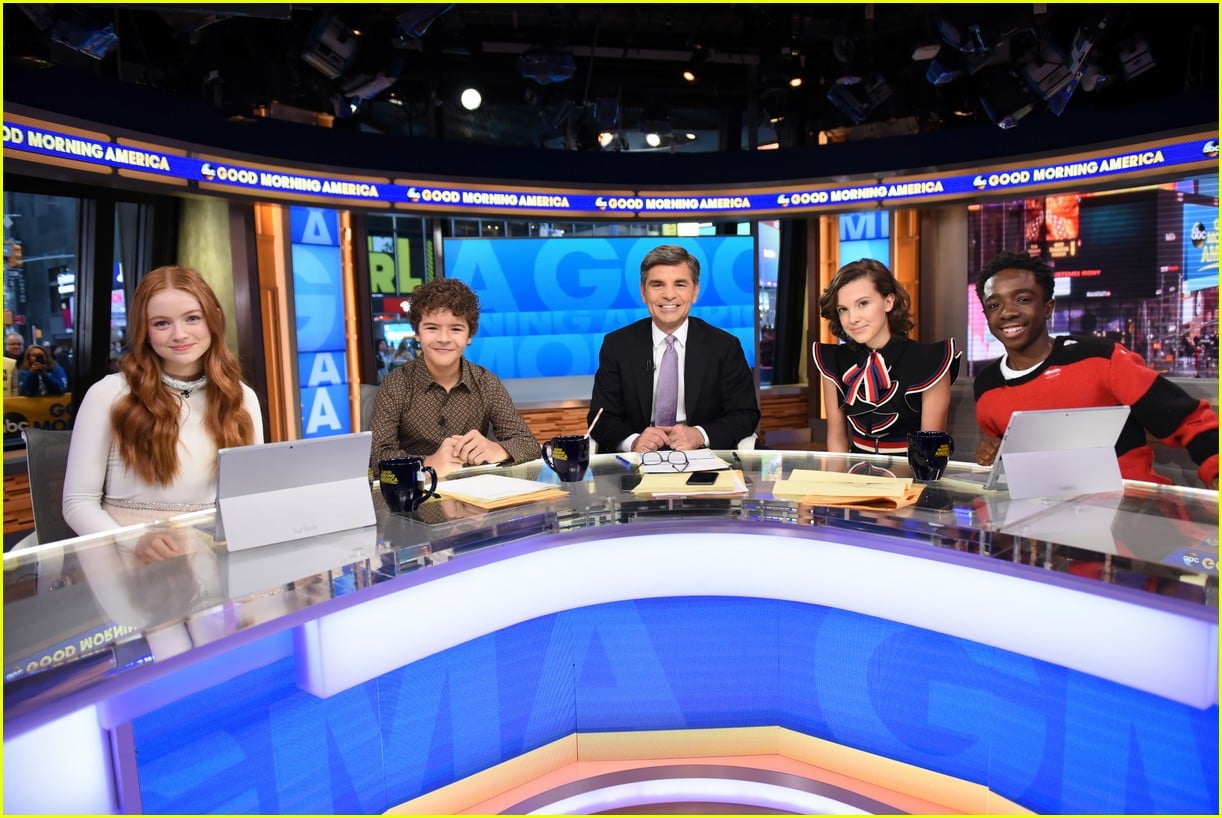 the-stranger-things-cast-dishes-on-the-show-s-second-season-on-gma