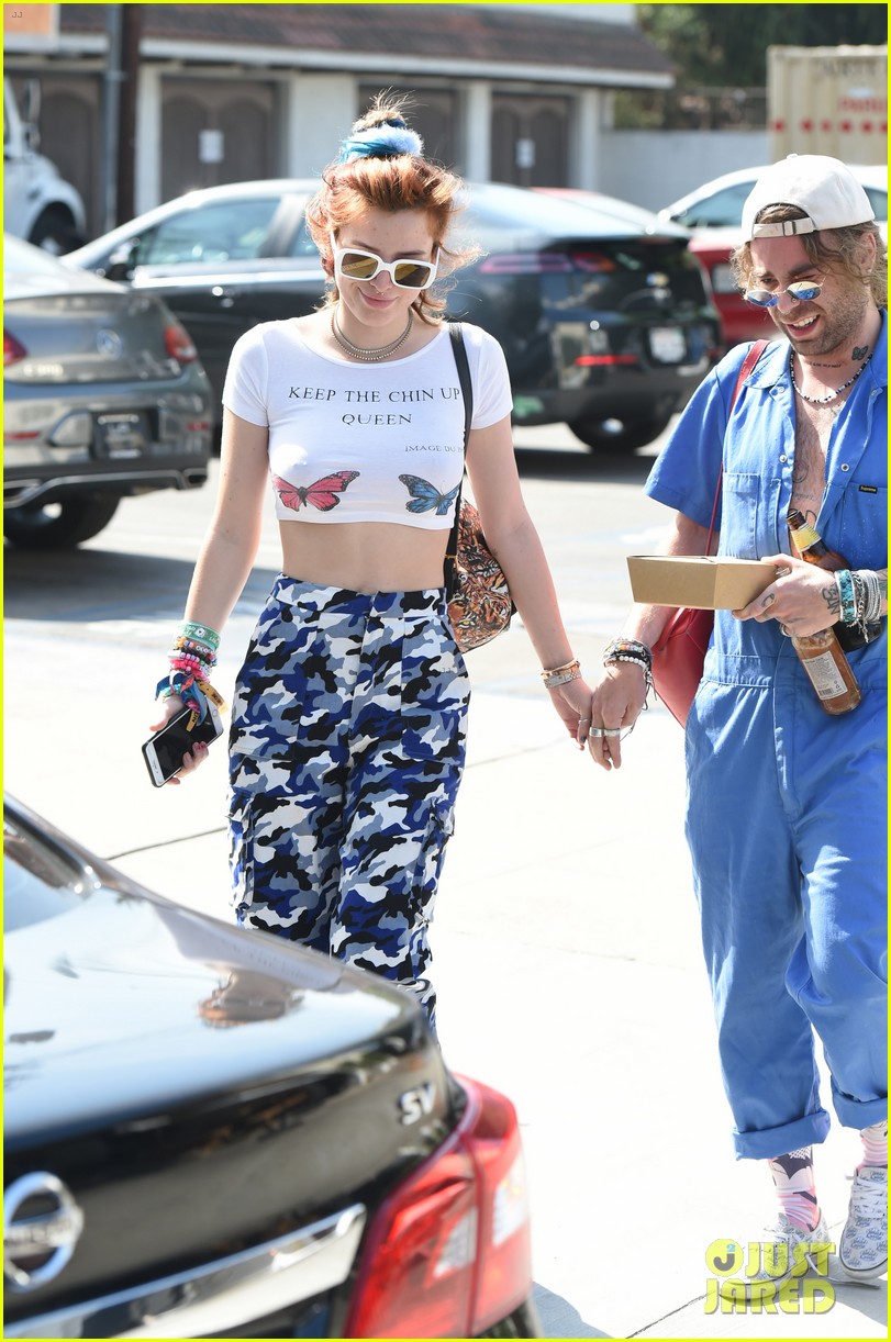 Bella Thorne & Mod Sun Hold Hands While Stepping Out for Lunch | Photo ...