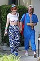 bella thorne and mod sun hold hands while going out for lunch 03