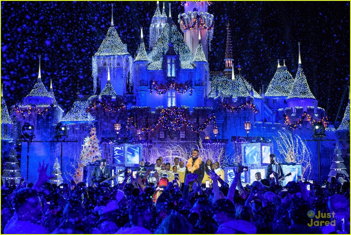 Fifth Harmony Sparkle For 'Wonderful World of Disney: Magical Holiday ...