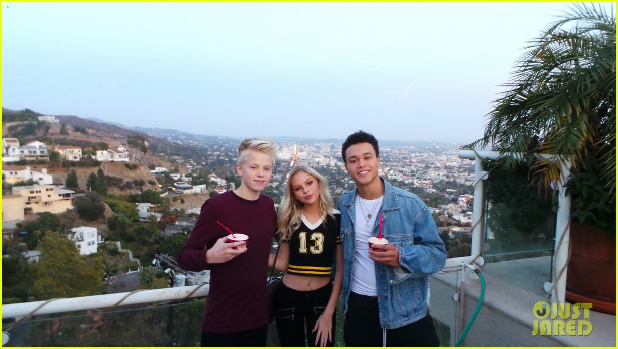 Brec Bassinger & Boyfriend Dylan Summerall Make Cute Couple at YSBnow ...