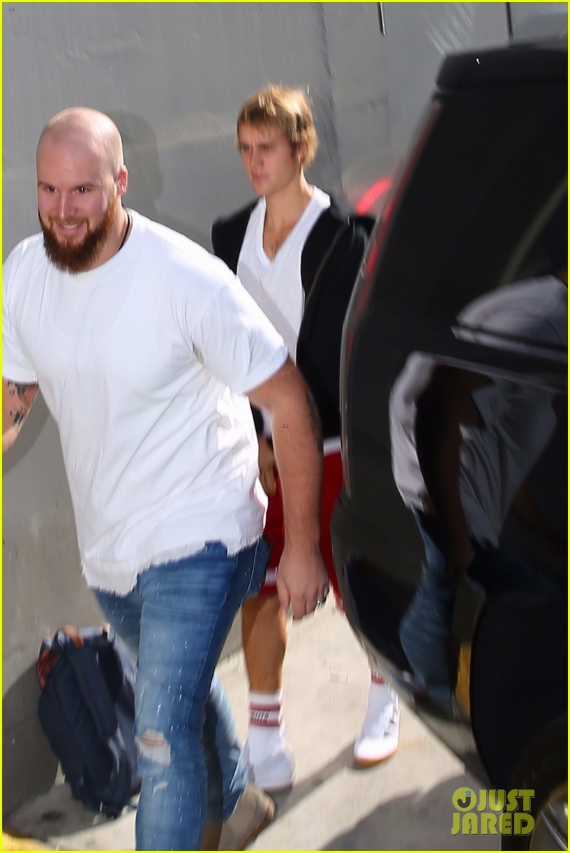 Full Sized Photo of selena gomez justin bieber attend afternoon church