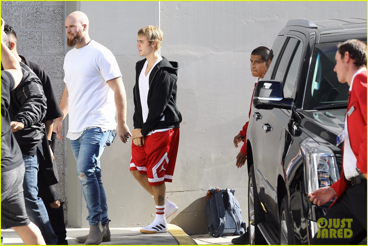 Justin Bieber Attends Saturday Church Service with Selena Gomez ...