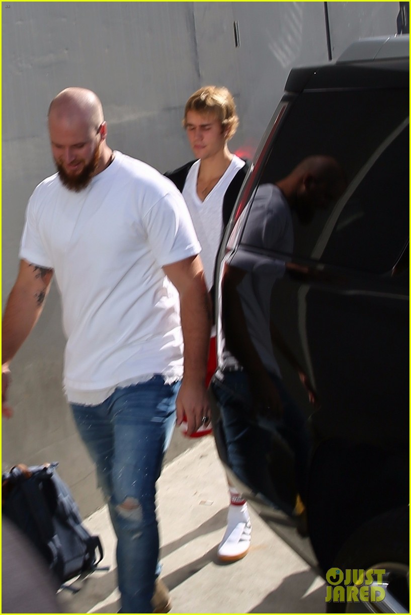 Full Sized Photo of selena gomez justin bieber attend afternoon church