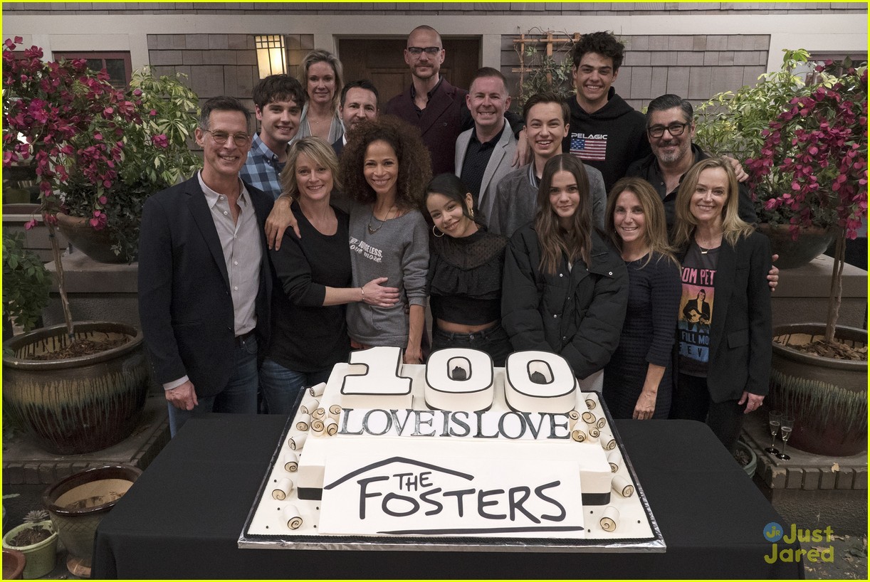 Maia Mitchell, David Lambert & ‘The Fosters’ Cast Celebrate 100