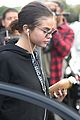 selena gomez gets in a hot yoga sesh after spending time with justin bieber 01