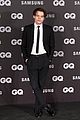 charlie heaton looks dapper at gq men of the year awards 05