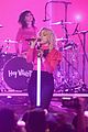 hey violet performs 2017 nick halo awards 02