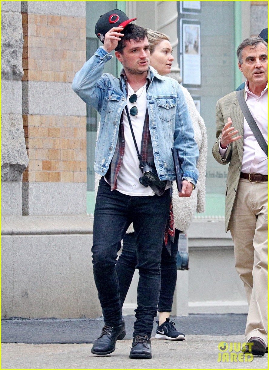 josh hutcherson goes apartment hunting in nyc 03