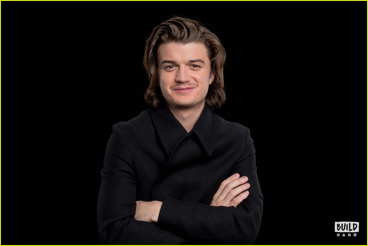 Next photo of Joe Keery