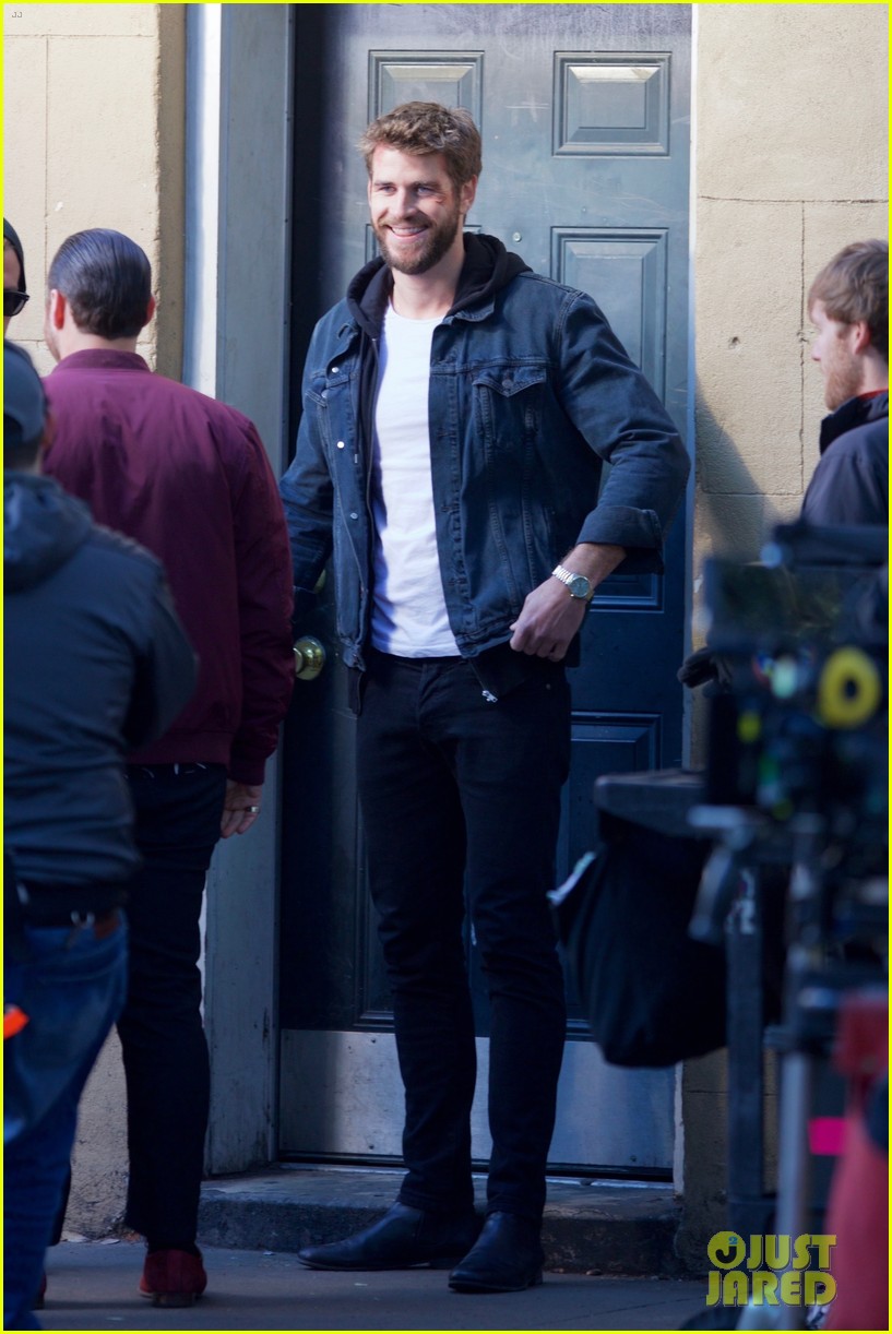 Unveiling Liam Hemsworth The Man Behind The Movies The Family The Fame - qy6mw47