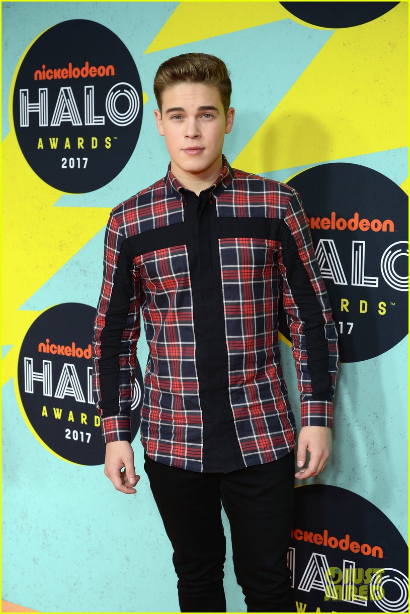 Lizzy Greene Had A Blast At The Nickelodeon Halo Awards 2017 Photo 1120585 Photo Gallery