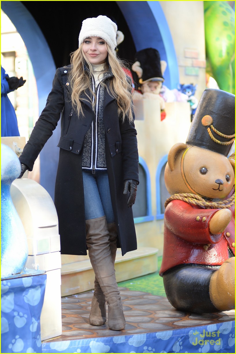 Sabrina Carpenter Sings 'Why' During Macy's Thanksgiving Day Parade