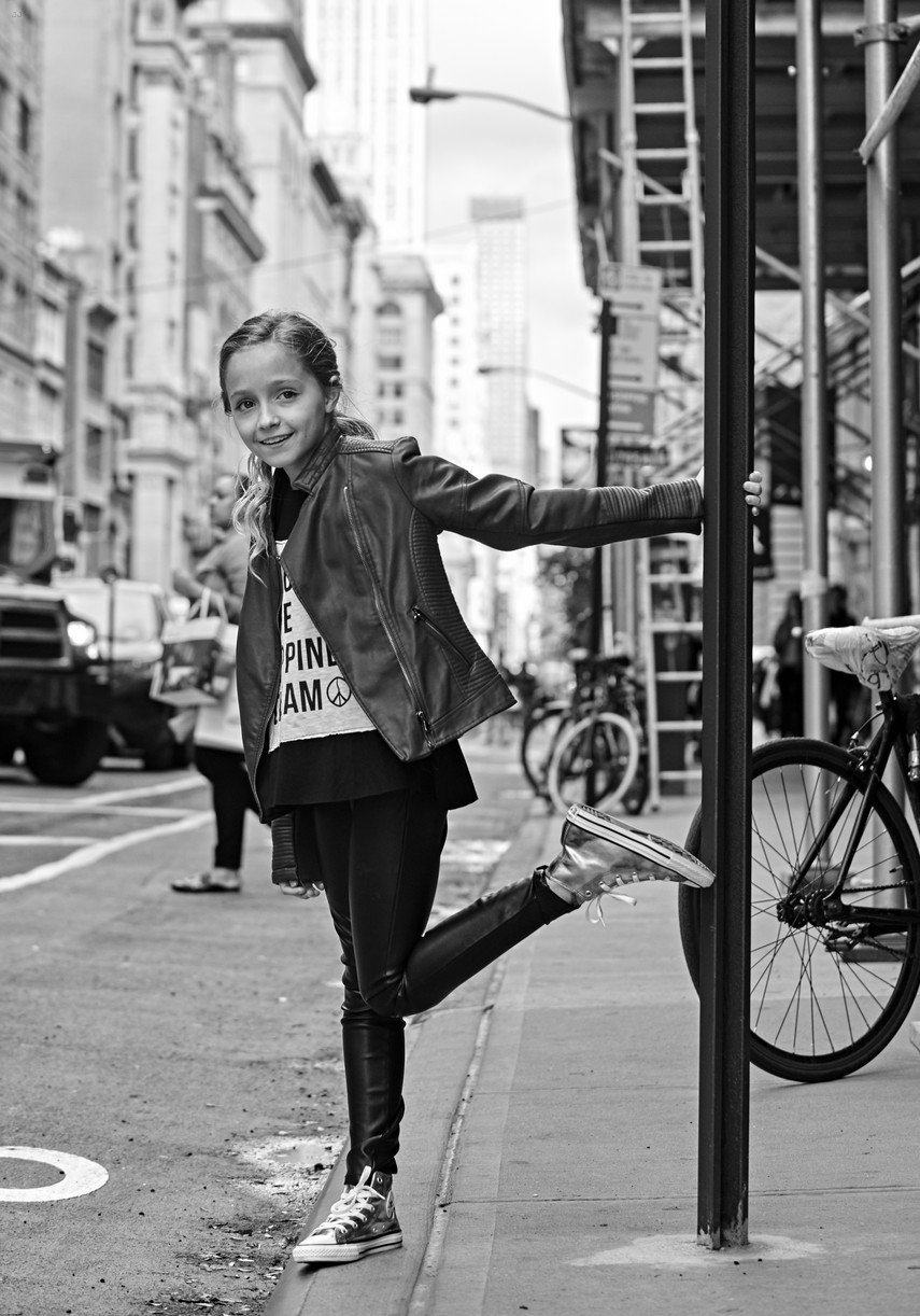 Full Sized Photo of austyn johnson fun facts showman premiere pics 02