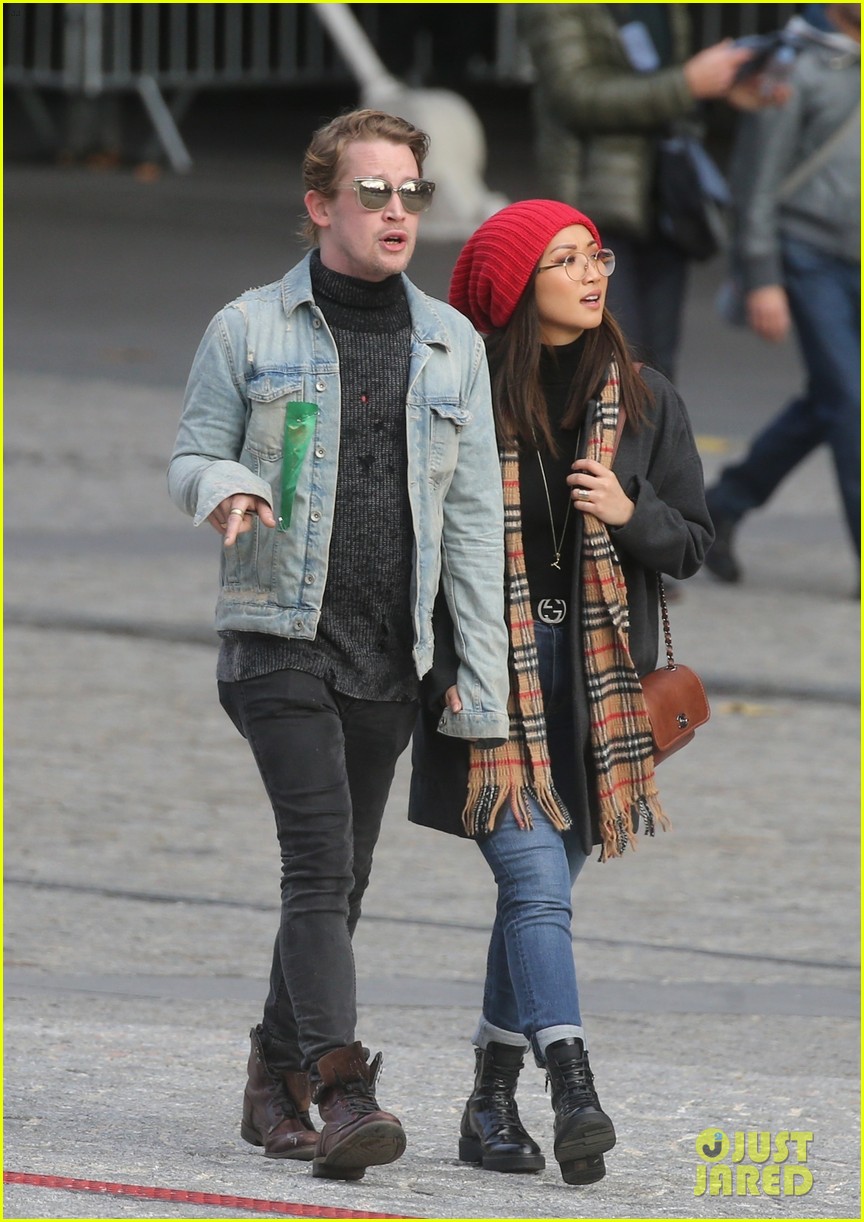 Brenda Song Looks So Happy With Boyfriend Macaulay Culkin Photo 1127288 Photo Gallery 8971