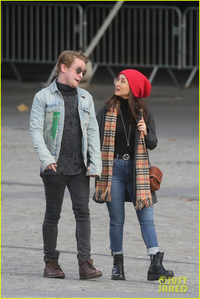 Brenda Song Looks So Happy With Boyfriend Macaulay Culkin Photo 1127308 Photo Gallery 5884