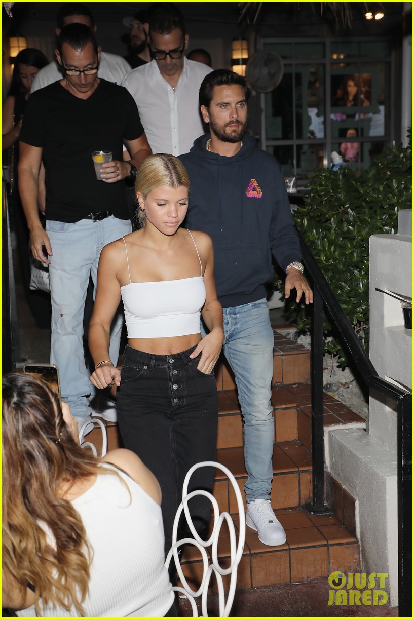 Sofia Richie Packs On Pda With Scott Disick At Dinner In Miami Photo 1127696 Photo Gallery 2785