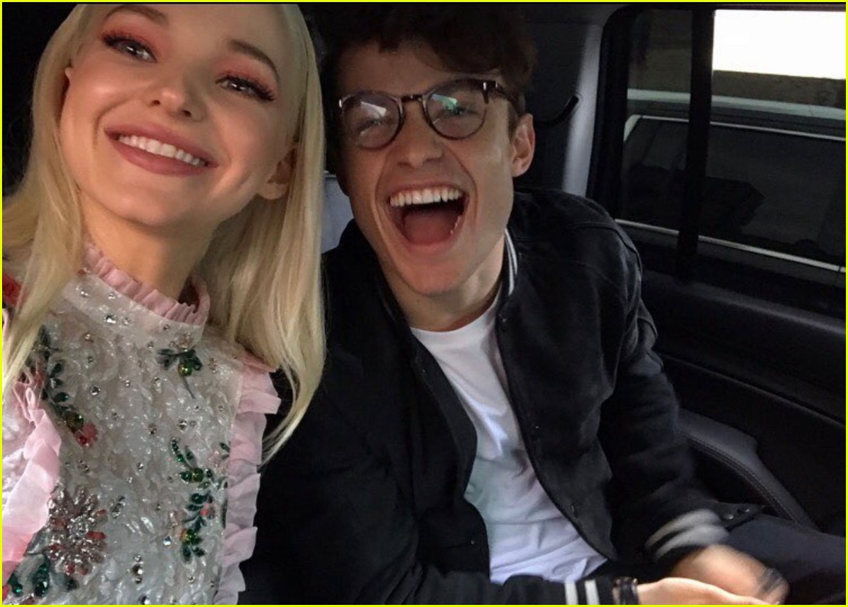 Dove Cameron Shares Sweet Throwback Pic With Thomas Doherty | Photo ...