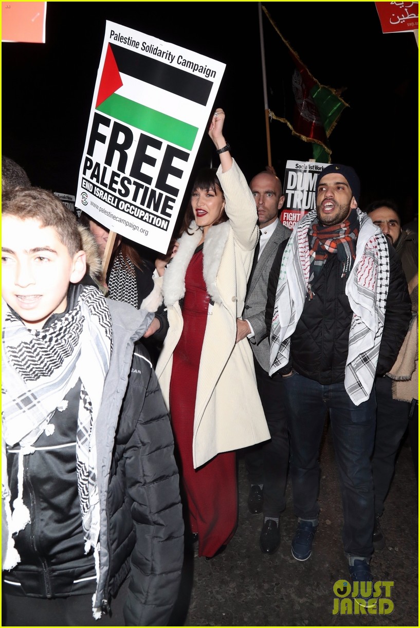 Bella Hadid Joins a Free Palestine Protest in London! | Photo 1127637