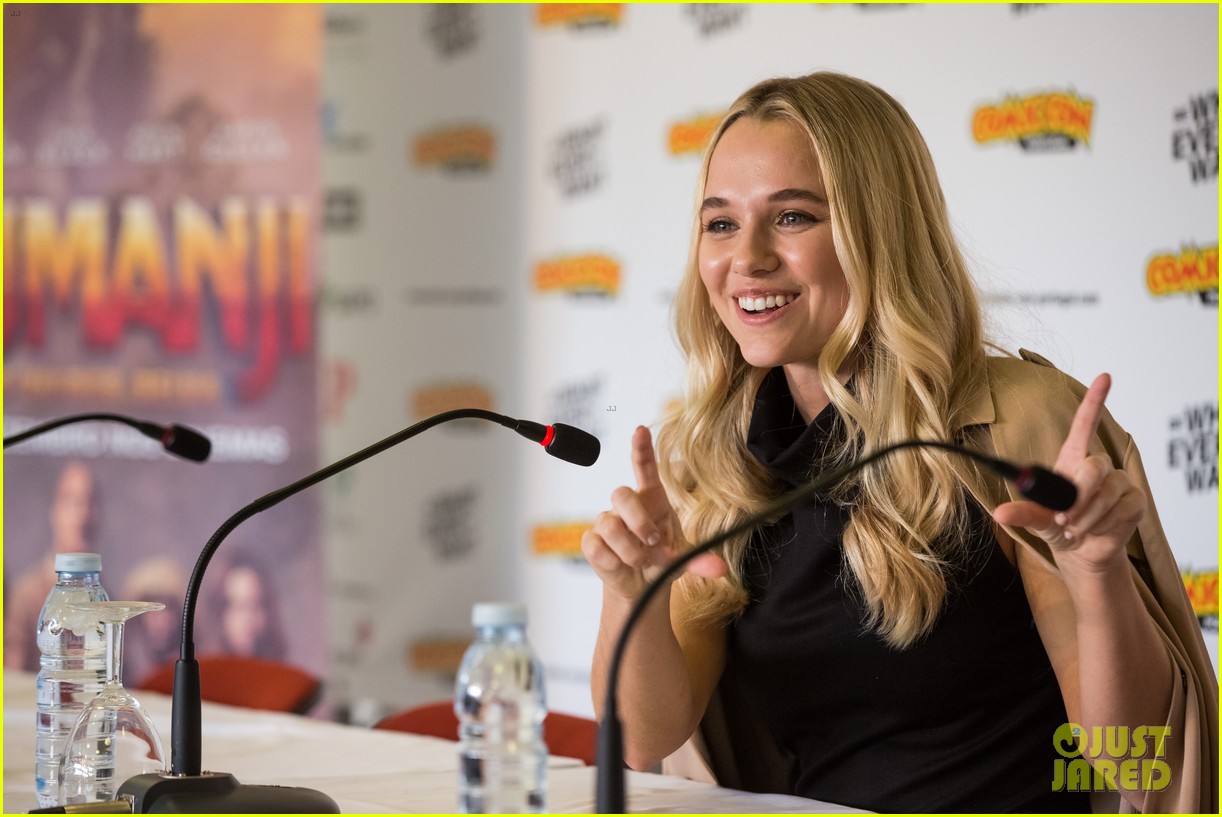 Madison Iseman Promotes 'Jumanji' At Comic Con Portugal! | Photo