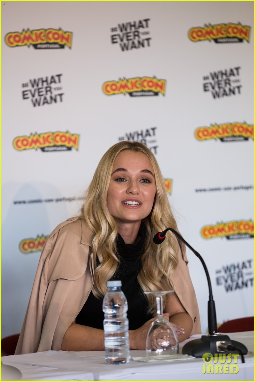 Madison Iseman Promotes 'Jumanji' At Comic Con Portugal! | Photo