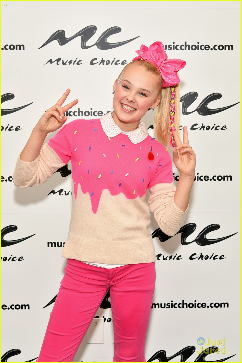 JoJo Siwa Wears Bright Pink To Two Appearances in NYC | Photo 1129408 ...