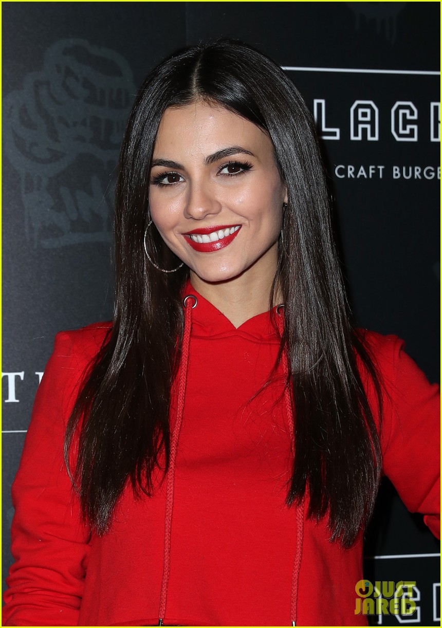 Victoria Justice is Red-Hot at Black Tap Grand Opening in Vegas | Photo ...