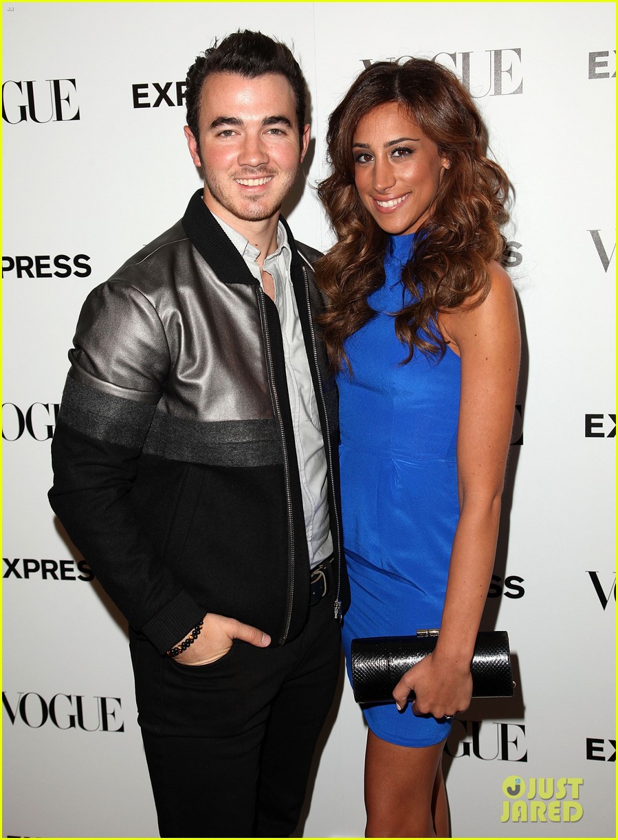 full-sized-photo-of-kevin-jonas-writes-sweet-note-8-year-anniversary