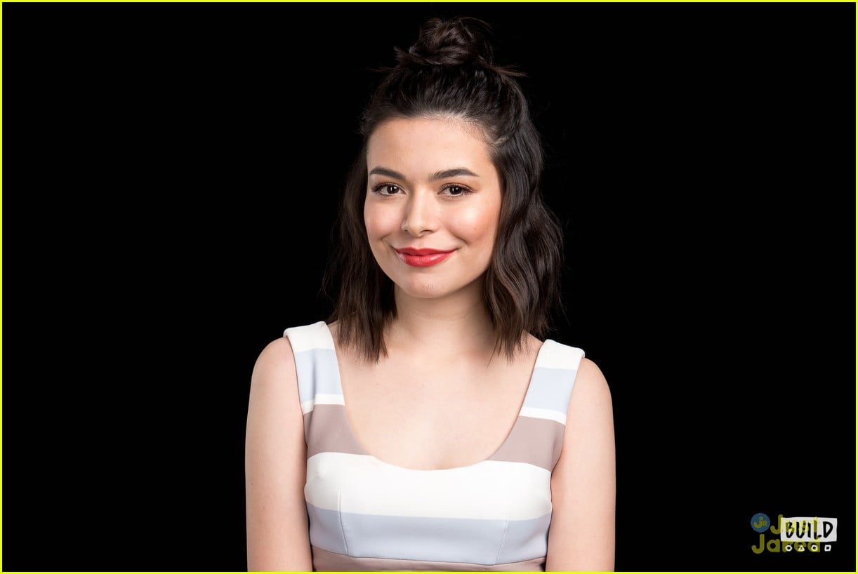 Miranda Cosgrove Misses All Of Her 'iCarly' Family, Except This O...