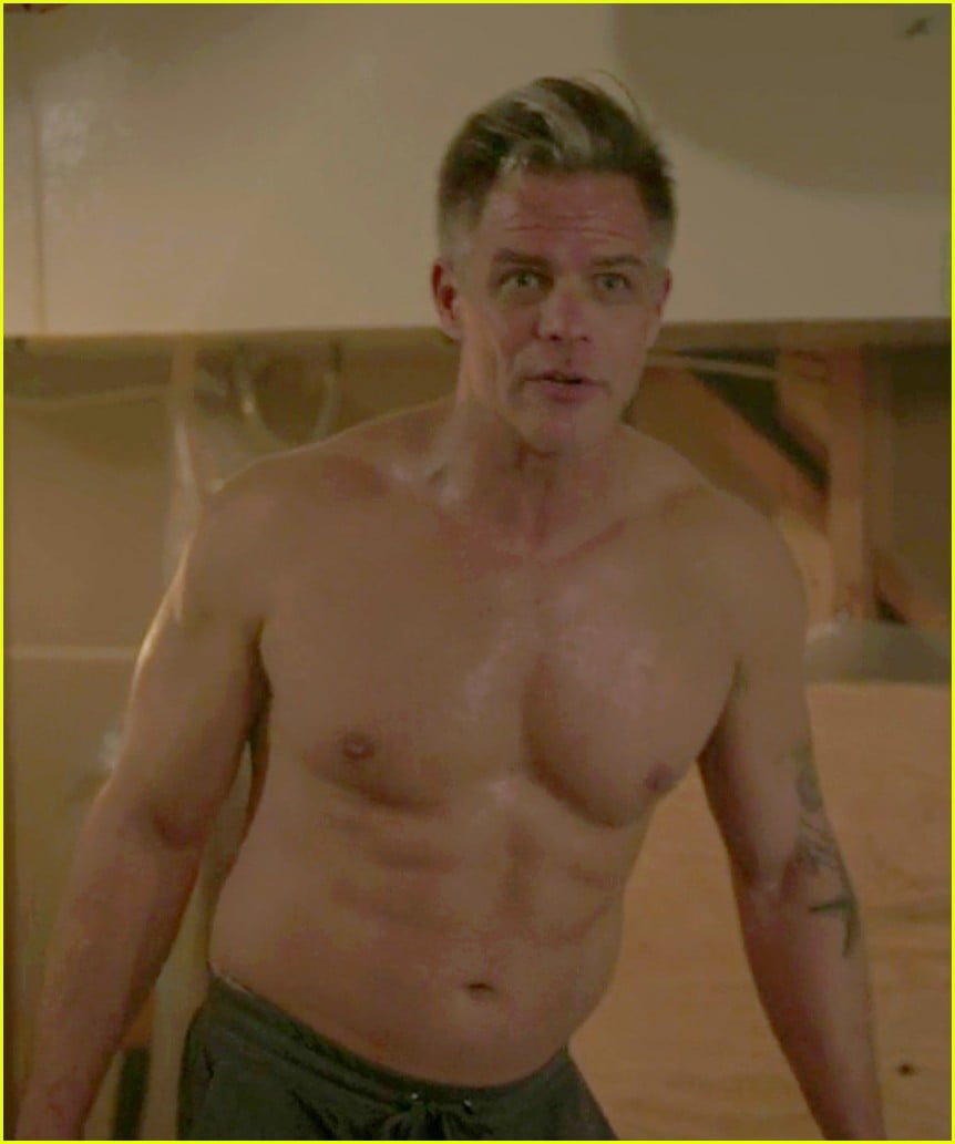 Full Sized Photo of riverdale martin cummins shirtless 06 Sheriff Keller Provided 'Riverdale