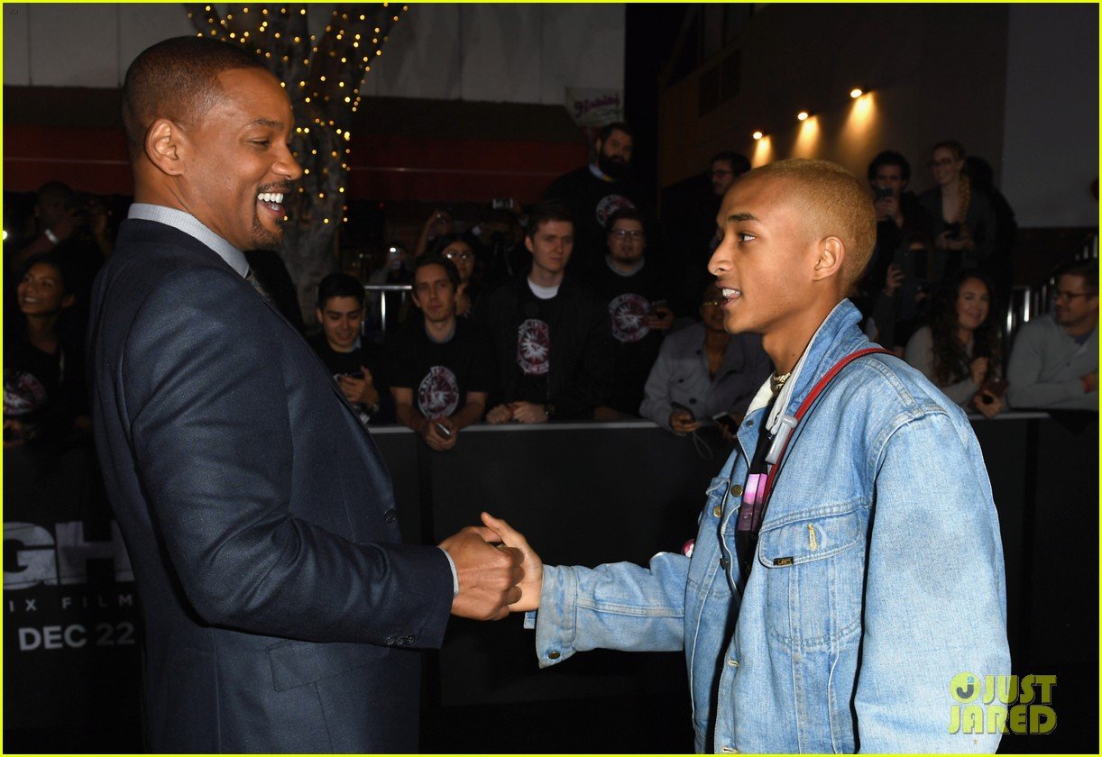 Full Sized Photo of jaden smith supports his dad will at the premiere ...