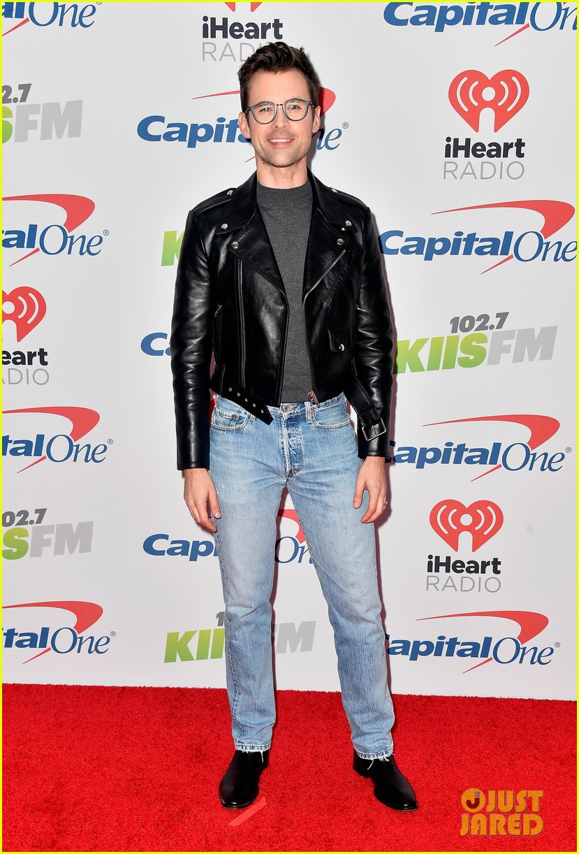 Full Sized Photo of bella thorne charlie puth jingle ball la 12 | Bella