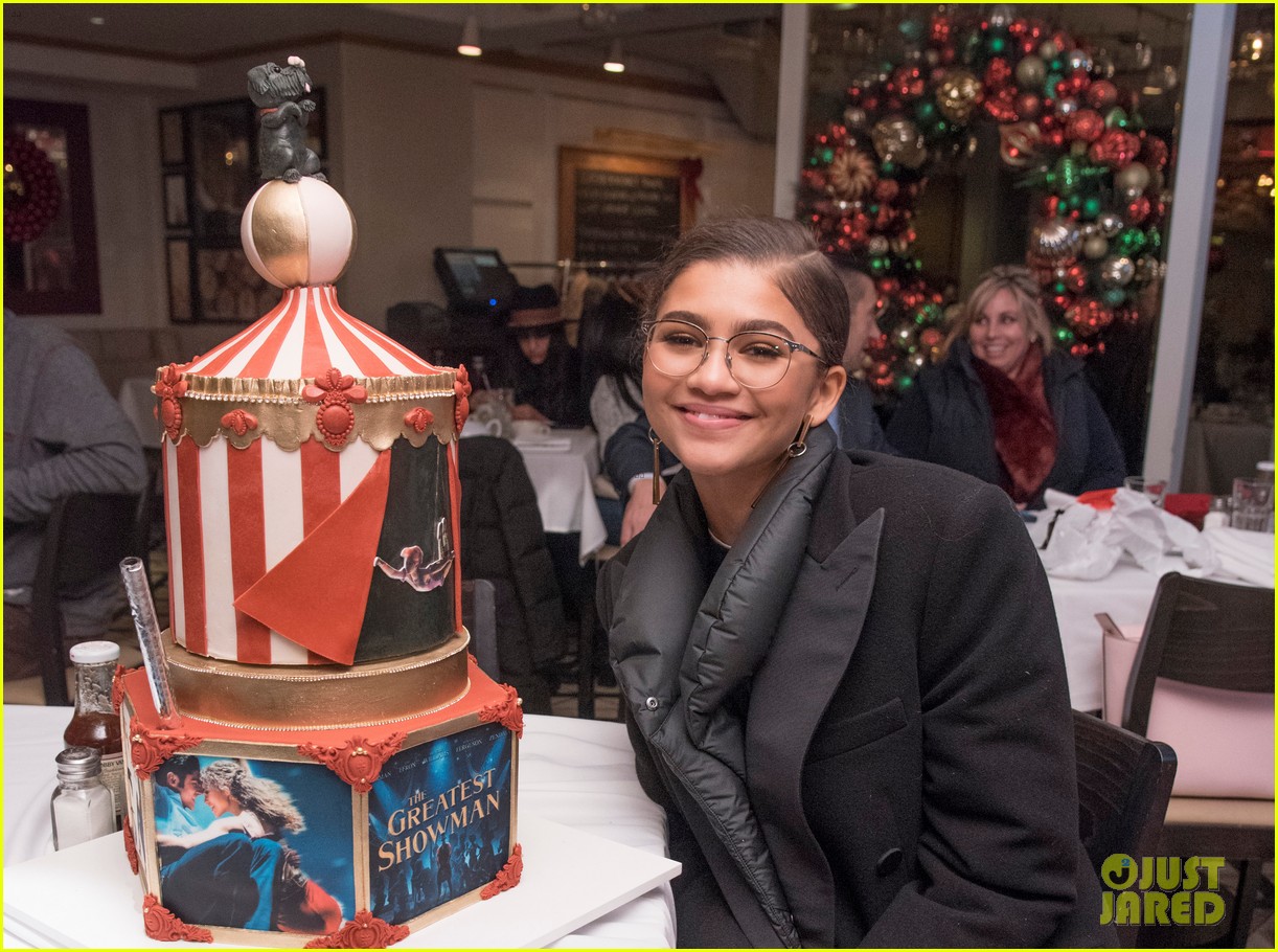 Zendaya Reflects on the Magical 'Greatest Showman' Premiere | Photo