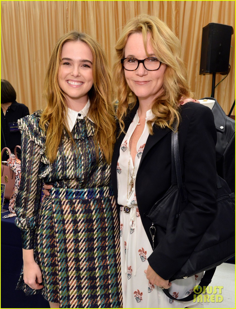 Zoey Deutch Dresses For Success With Mom Lea Thompson Photo 1125806 Photo Gallery Just 