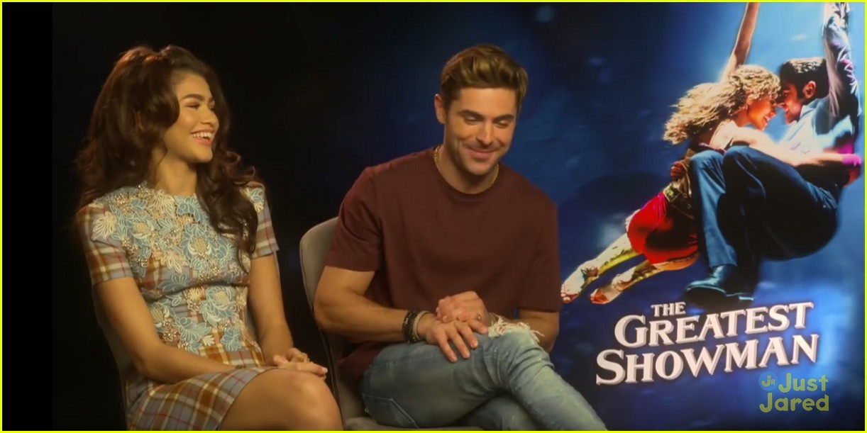 Zac Efron Says His On Screen Kiss With Zendaya For The Greatest Showman Is His Favorite Ever 1123