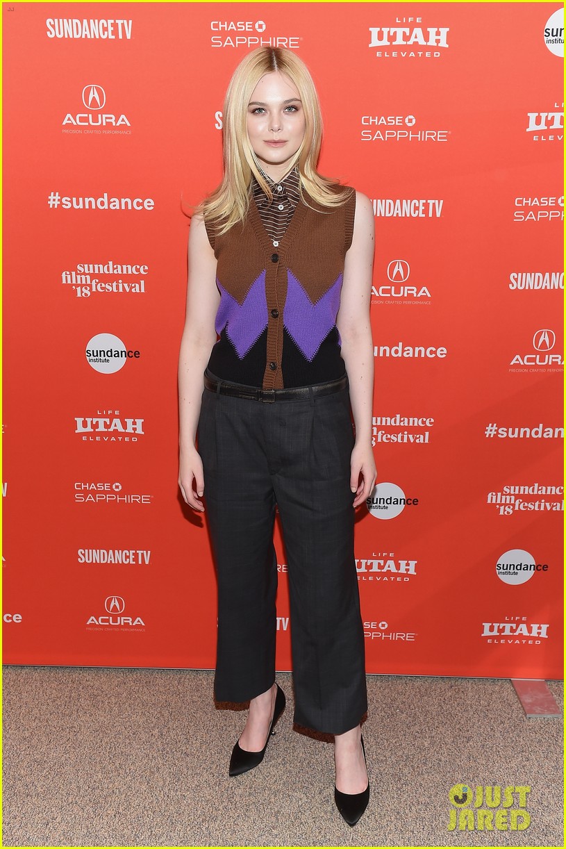 Elle Fanning Shows Off Smile At Sundance Film Festival | Photo 1134406 ...