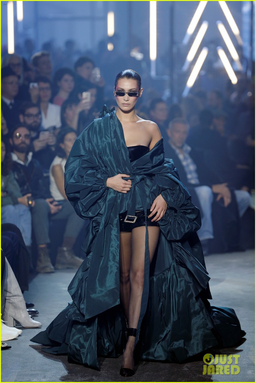 Full Sized Photo of bella hadid alexandre vauthier show paris 16