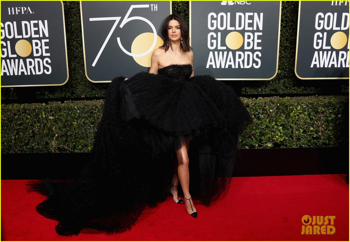 Kendall Jenner Joins In By Wearing Black Dress at Golden Globes 2018