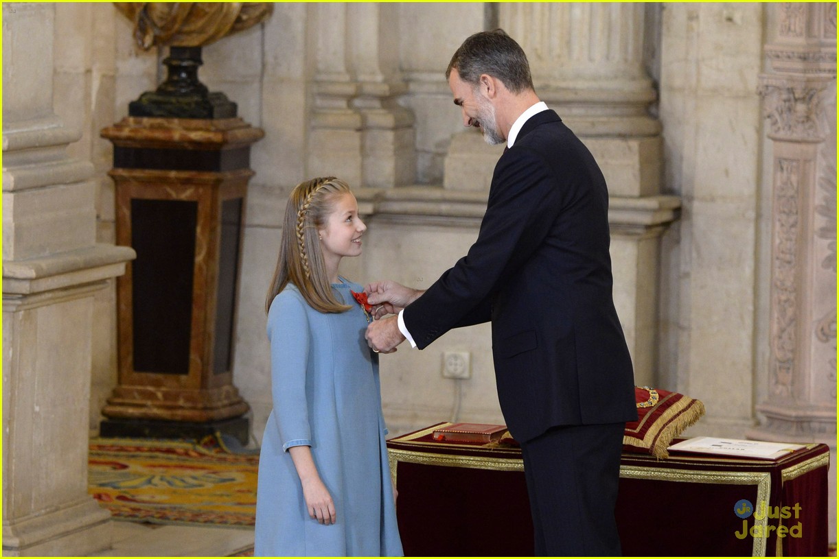 Princess Leonor of Spain Receives Order of Golden Fleece Honor From ...