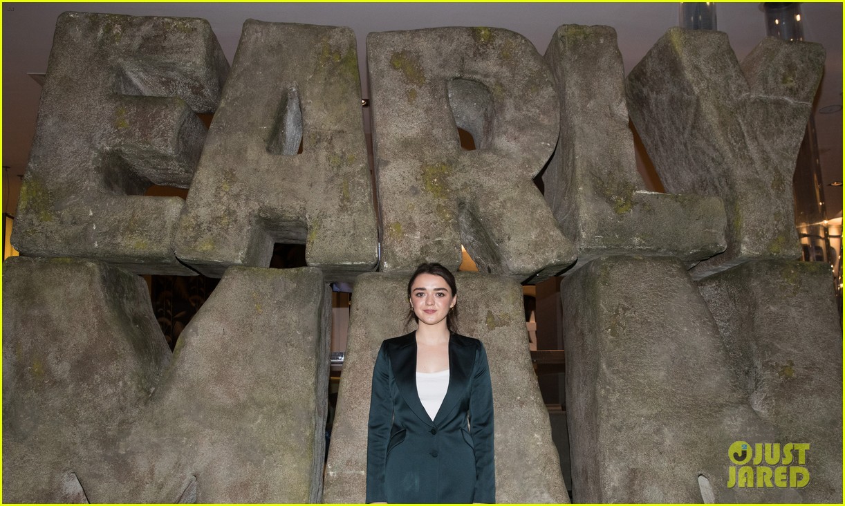 Full Sized Photo of maisie williams early man event 04 | Sophie Turner