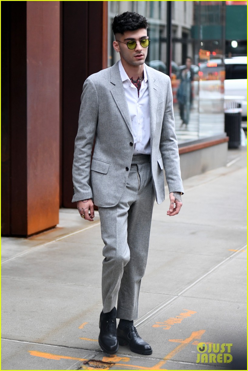 Zayn Malik Looks So Handsome in His Grey Suit | Photo 1133362 - Photo ...