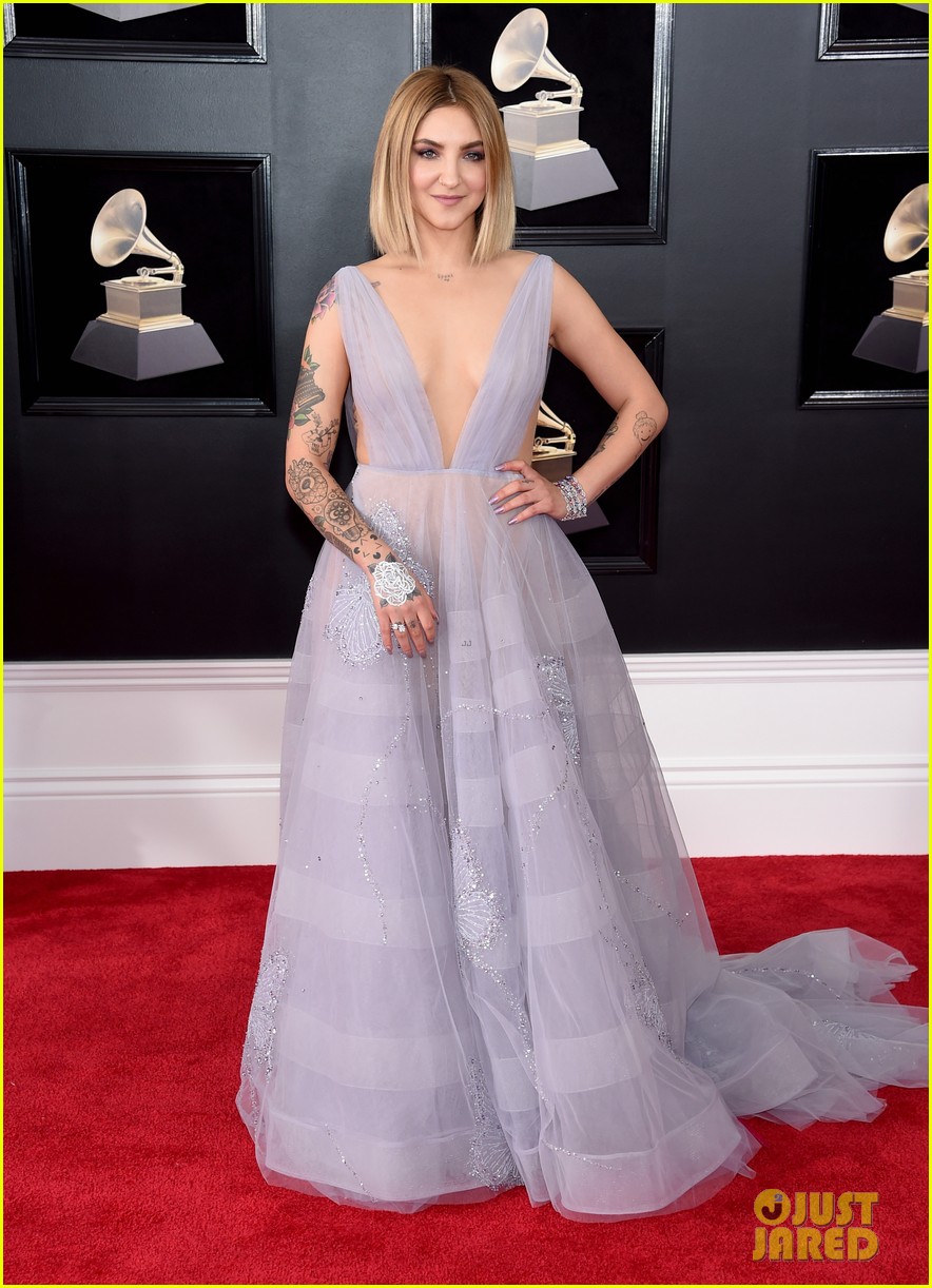 Julia Michaels Wears Lavender Butterfly Dress at Grammys 2018 Photo