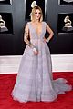 julia michaels stuns in plunging purple gown at grammys 2018 08