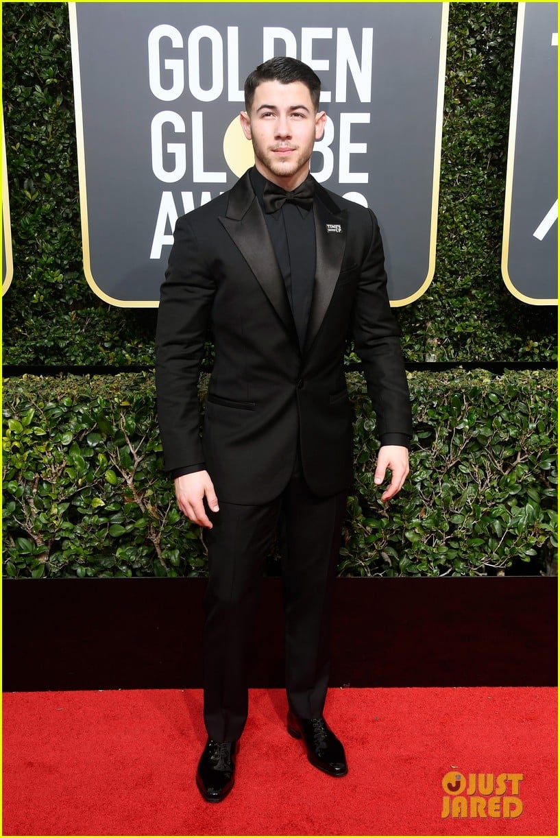 Full Sized Photo of nick jonas 2018 golden globes 08 Nick Jonas Gets