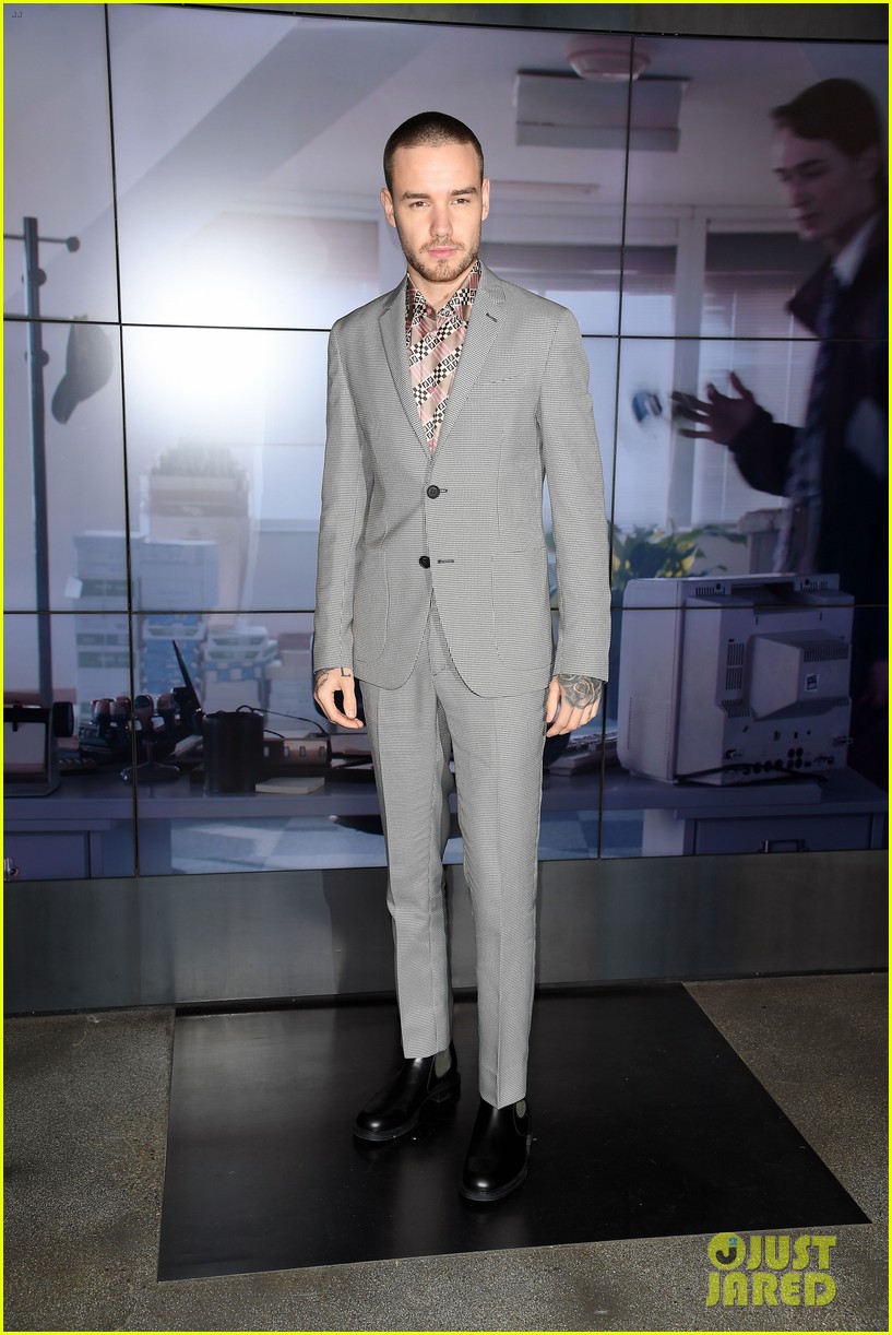 liam payne jamie campbell bower fendi show 02