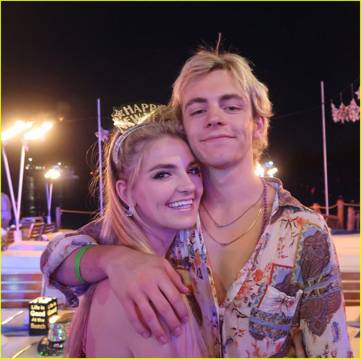 Real dating lynch 2018 life is in ross who Ross Lynch