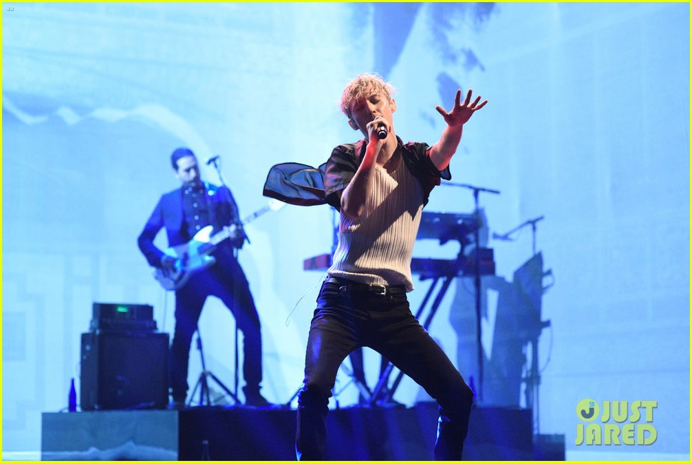 Full Sized Photo of troye sivan performs new songs on saturday night ...